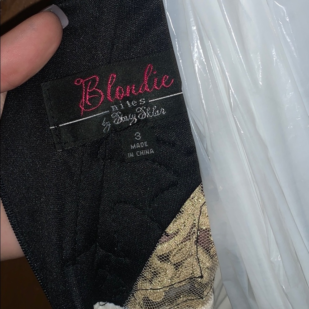 Prom dress!!! - Picture 4 of 6